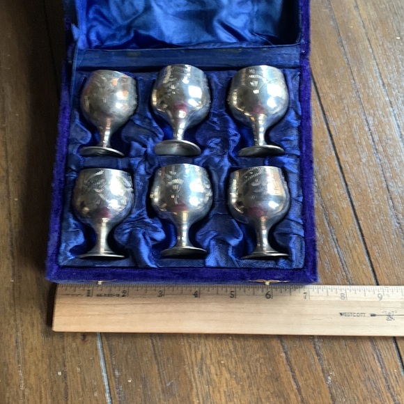 Vintage 1960’s Silverplate Etched Cordial Goblet Set in Velvet Box - Picture 6 of 9